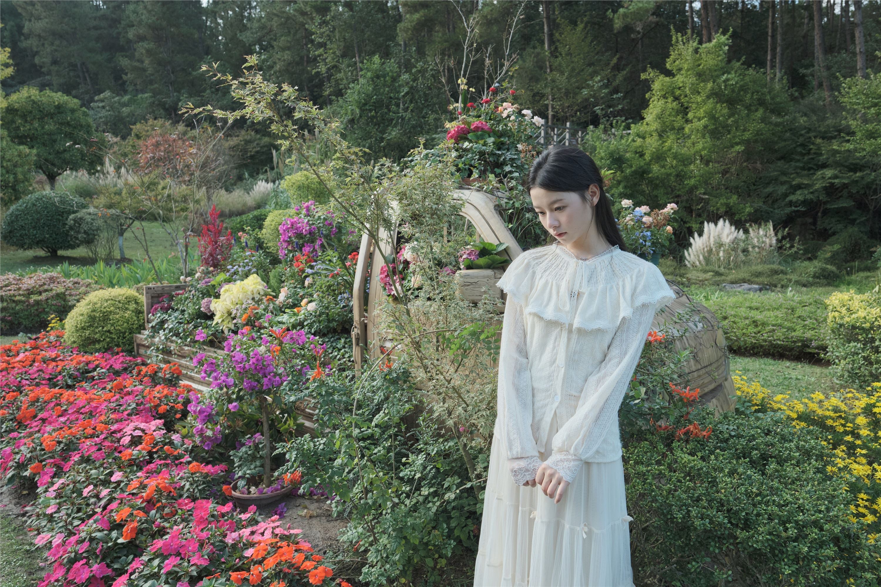 YITUYU艺图语 2025.01.02 秋游 蝴蝶妹妹